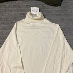 Men’s off white turtleneck